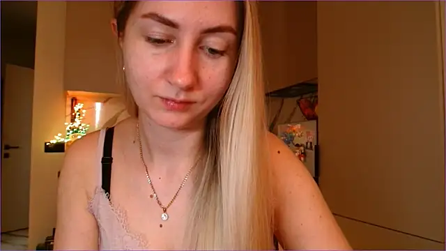 BluueSilk online show from February 18, 6:45 am