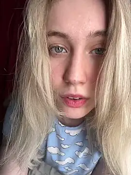 LovelyMiu online show from March 11, 3:47 pm