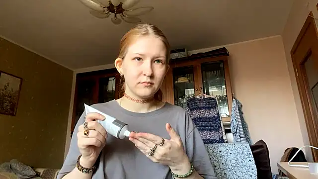 LaureenVielma online show from April 15, 8:15 am