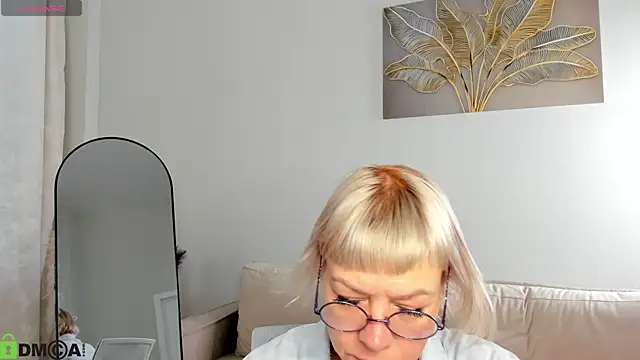 Ann Annise online show from March 10, 1:20 am