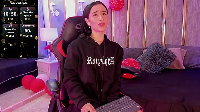 KeniaVelvet  online show from February 20, 4:30 pm