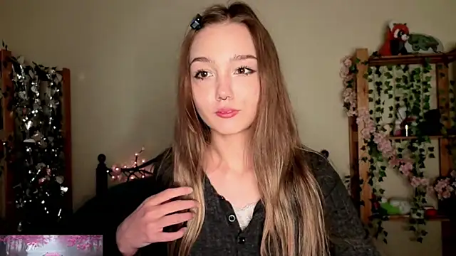HoneyComfy online show from May 18, 1:06 pm