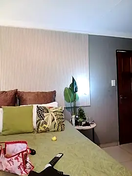 LADY-NESH online show from April 11, 7:45 am