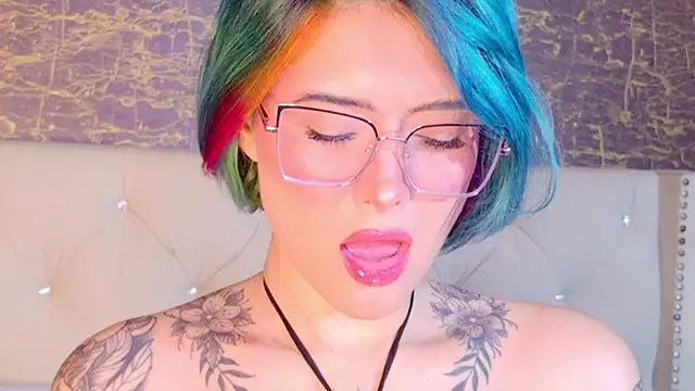 annie hawk online show from March 4, 10:22 am