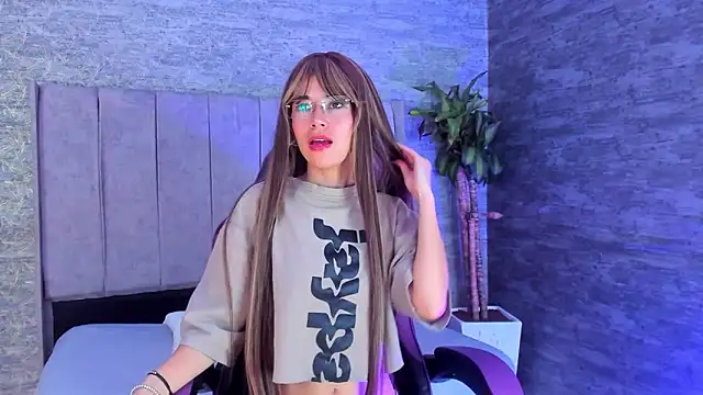 IsabellaRossi  online show from February 2, 12:15 pm