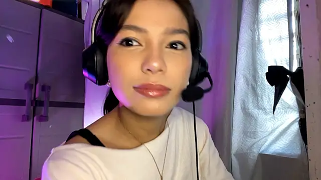 ConstancePorrini online show from February 24, 5:50 am