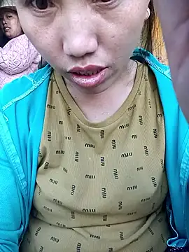 hot-luna- online show from April 13, 8:04 am