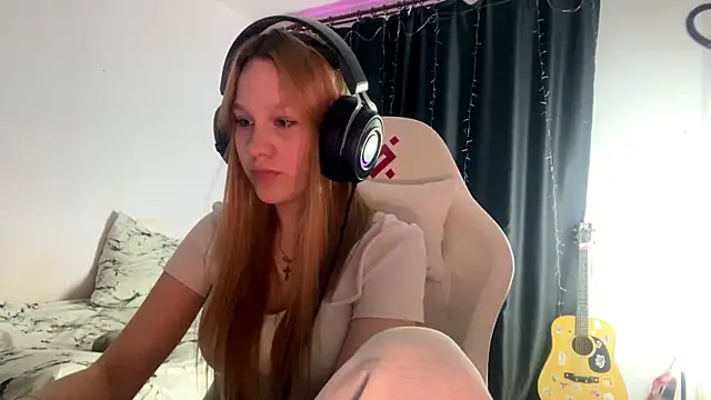 axin burnell online show from April 15, 7:58 pm