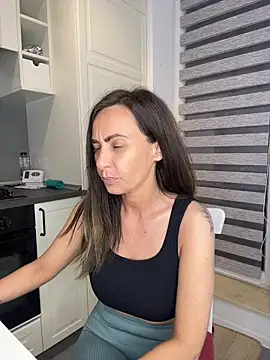 DivineAmely online show from June 5, 8:26 pm