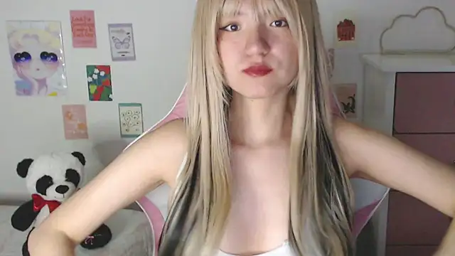 SweetSkyy  online show from March 10, 10:36 pm