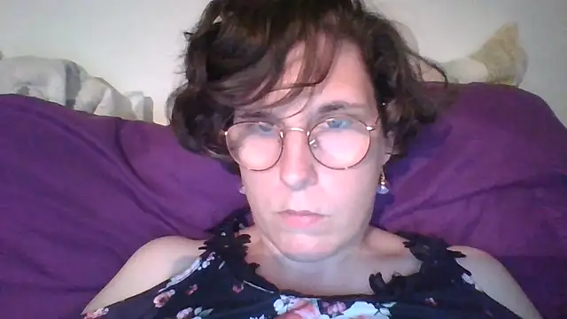 OIseauNoir88 online show from May 8, 7:27 pm
