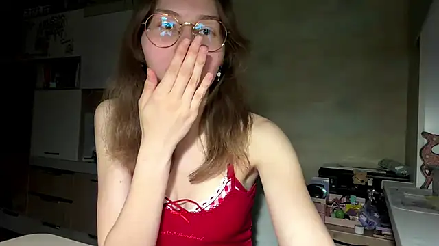 Miaaa Moon online show from April 10, 6:47 pm