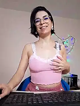 emacandy online show from April 1, 5:41 am