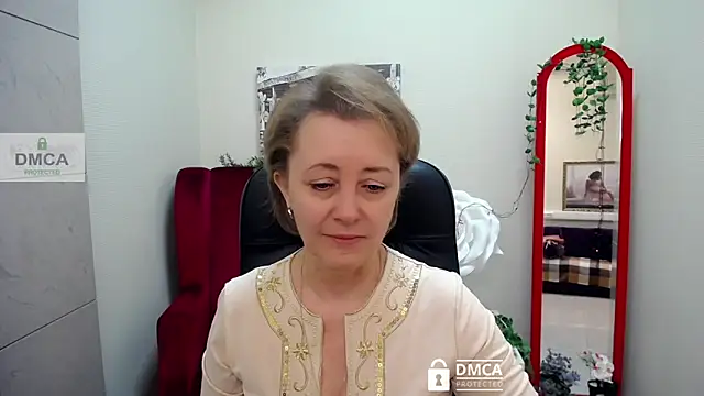 MONA W online show from April 19, 11:21 am