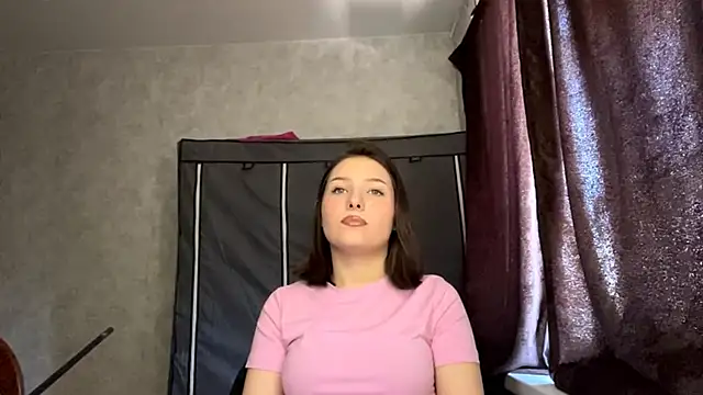 FoxieFlare online show from March 25, 5:22 am