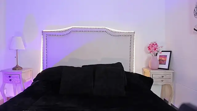 nia-malkova online show from March 27, 11:44 am