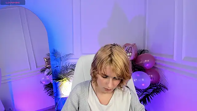 Akimo  online show from February 5, 1:25 pm