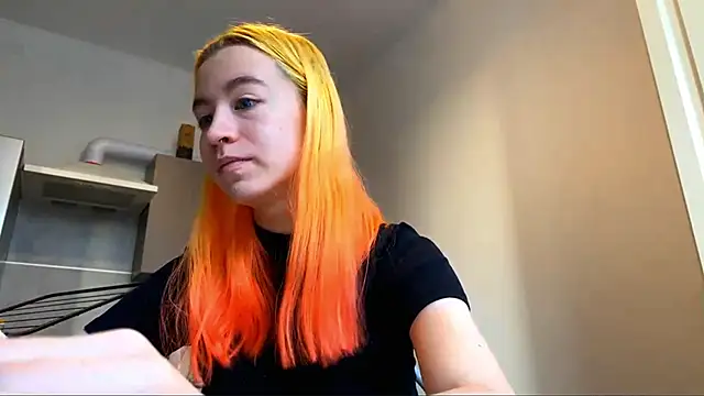 EmilyHein online show from February 3, 7:02 am