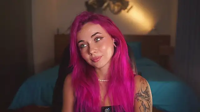 Sarah Pink online show from April 12, 2:09 pm