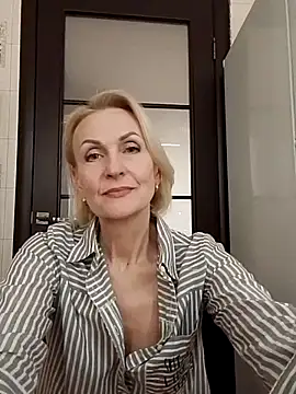 MichelleSolis online show from March 29, 1:32 pm