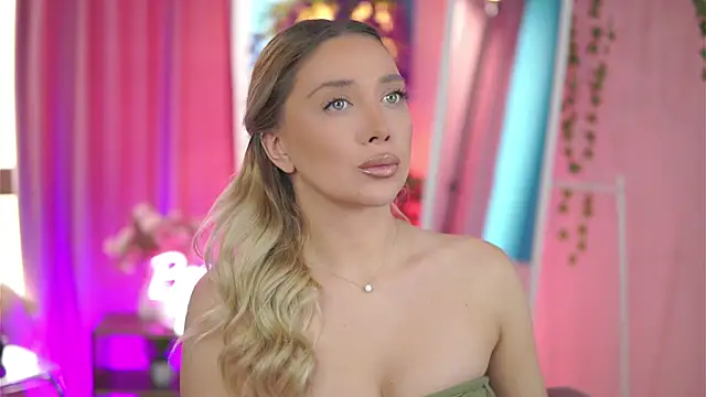 NadyaBlue online show from March 2, 7:15 am