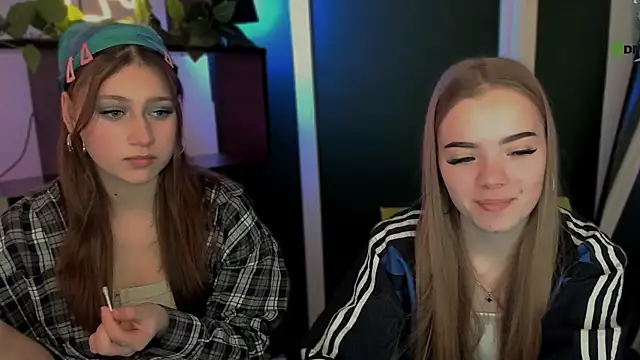 arianaa cat online show from March 22, 8:20 am