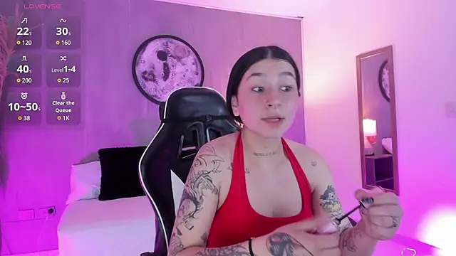 charlottee27  online show from June 3, 2:01 am