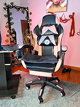 kenia thompsom01 online show from February 14, 1:07 am