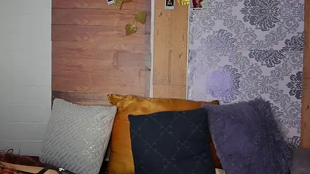 LiaHansson00 online show from April 27, 7:00 pm