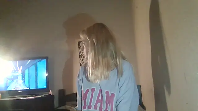 KiwiDreamy1 online show from February 3, 6:22 am