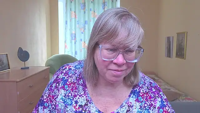 Emma Eclipsee online show from February 6, 9:34 am