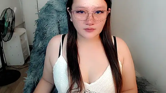 UrLovelyWetPussy online show from March 3, 11:05 am