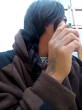 MeelFox online show from April 13, 1:01 pm