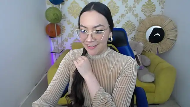 ALISS M  online show from February 27, 11:15 pm