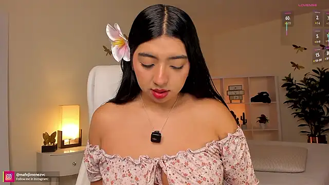 missvancouver online show from March 5, 1:07 pm