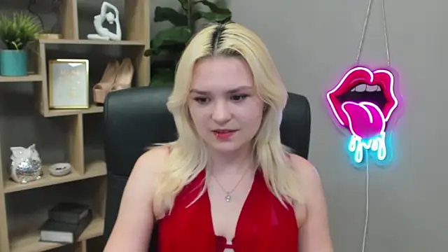 SweetLilyxo online show from March 8, 7:34 am