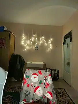 AngelKiras online show from February 10, 8:45 pm