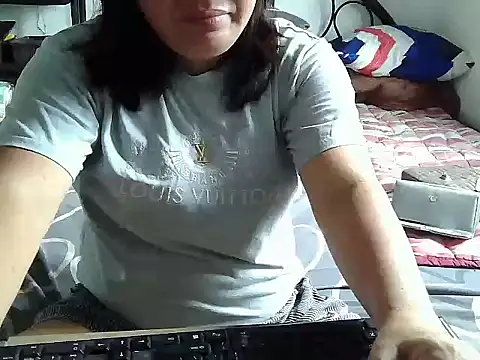 yummychubby29 online show from February 16, 8:14 am