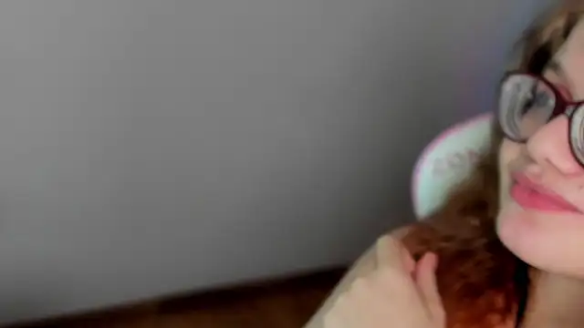 ChloeHalses online show from February 4, 11:02 am