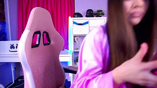 MistyReeds online show from February 18, 6:12 am