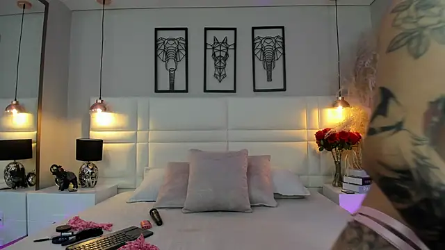 RaquelHyde  online show from February 23, 8:19 pm