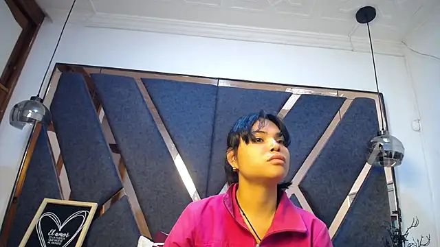 Maggyx online show from May 28, 1:42 pm