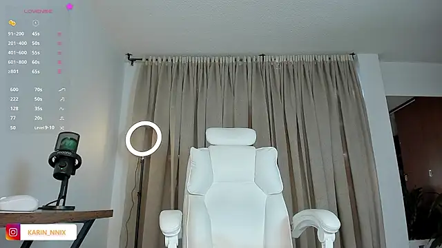 karinnixx online show from February 28, 9:47 pm