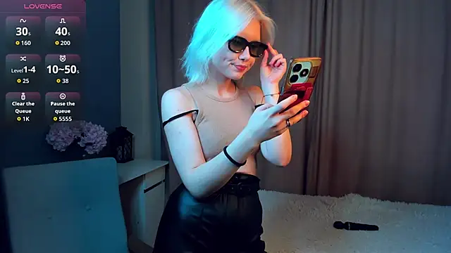 GoldenLenarz online show from March 21, 11:04 am