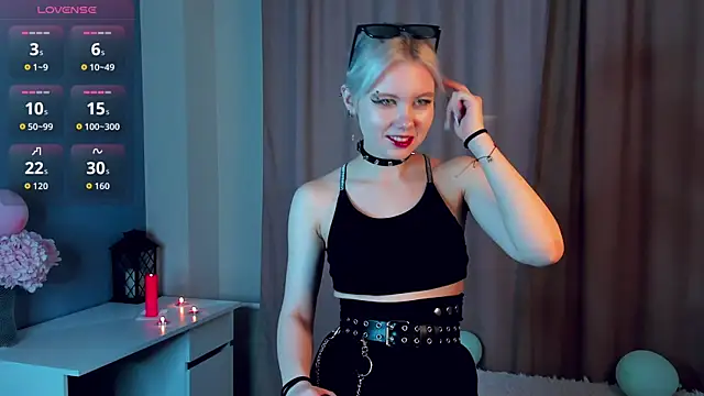 GoldenLenarz online show from April 4, 11:09 am