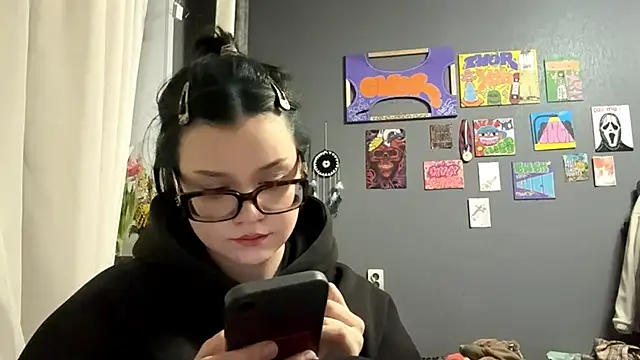 AngelLune online show from March 8, 6:01 pm