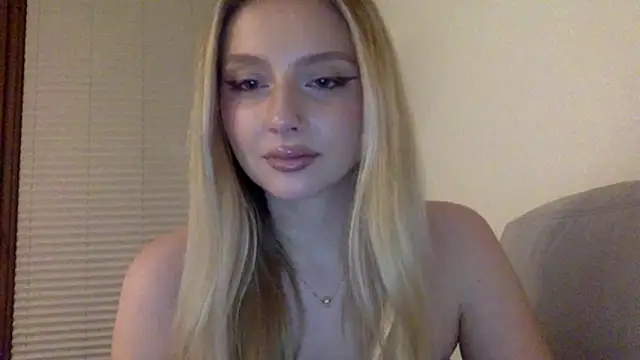 MayaWetDream online show from March 2, 6:25 pm