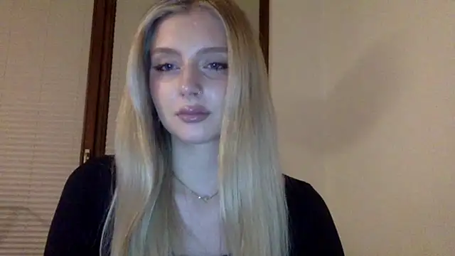 MayaWetDream online show from April 7, 7:49 pm