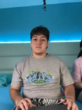 EmilyAndAndrew online show from April 6, 4:01 am