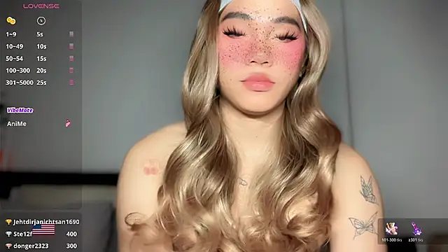 Kelly Mckinney online show from April 12, 10:07 am